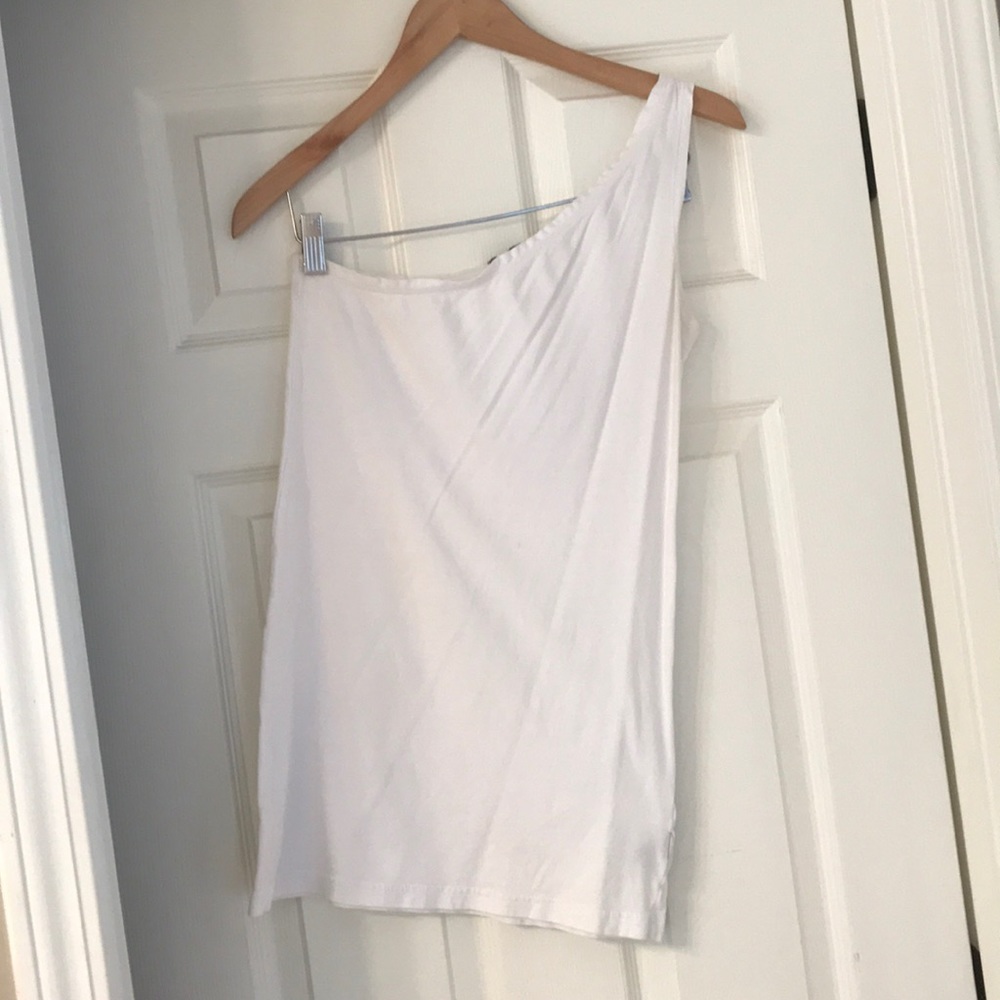 One shoulder top